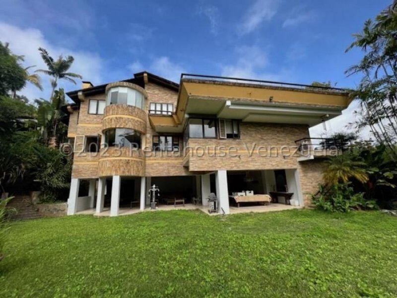 Foto Casa en Venta en Alto Hatillo, Caracas, Distrito Federal - U$D 1.500.000 - CAV226592 - BienesOnLine