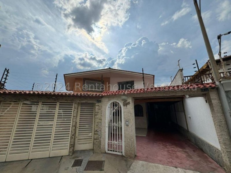 Foto Casa en Venta en Colinas de Santa Mónica, Caracas, Distrito Federal - U$D 250.000 - CAV227850 - BienesOnLine