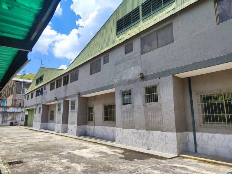 En Venta Galpón industrial, usado como fábrica de calzados, ubicado en La Victoria, Edo. Aragua. G9.