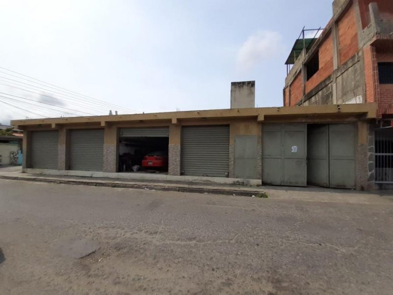 En venta Local Comercial de 121,86M2 en Puerto Cabello Sector Ruiz Pineda