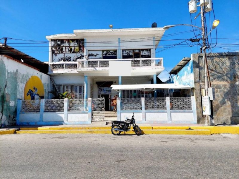 EN VENTA LOCAL COMERCIAL Y FONDO DE COMERCIO EN EL CENTRO DE PUERTO CABELLO 219082