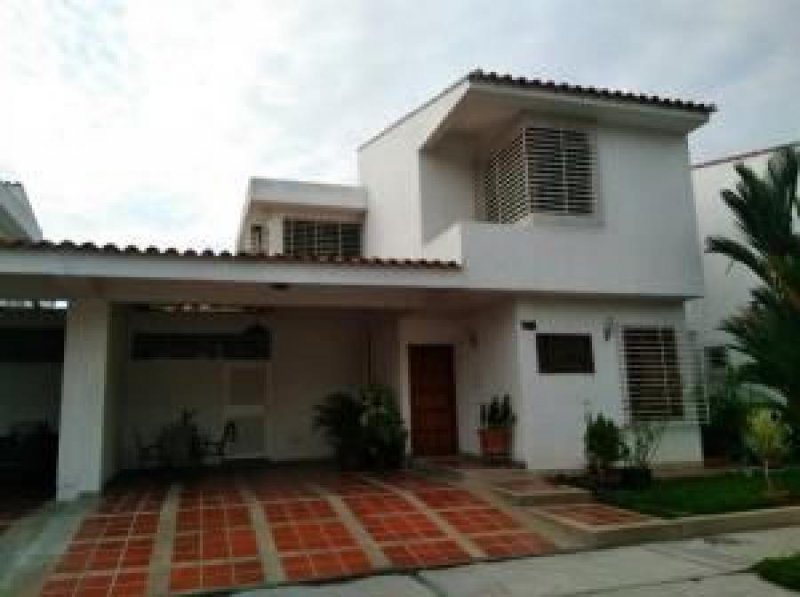 Foto Casa en Venta en Trigal Norte, Trigal Norte, Carabobo - U$D 280.000 - CAV138495 - BienesOnLine