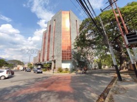 Oficina en Venta en la arboleda Maracay, Aragua