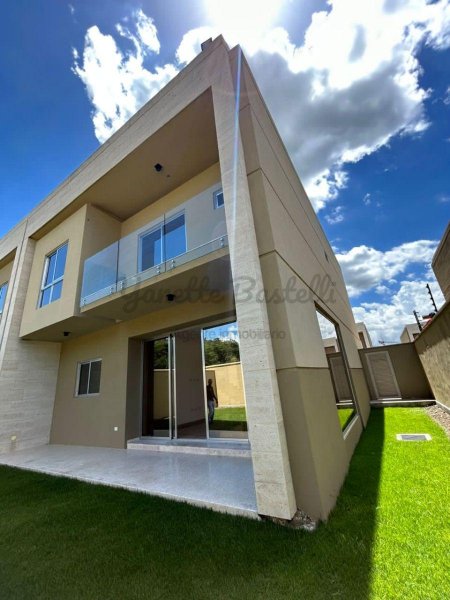 Foto Casa en Venta en guataparo, Valencia, Carabobo - U$D 600.000 - CAV207800 - BienesOnLine