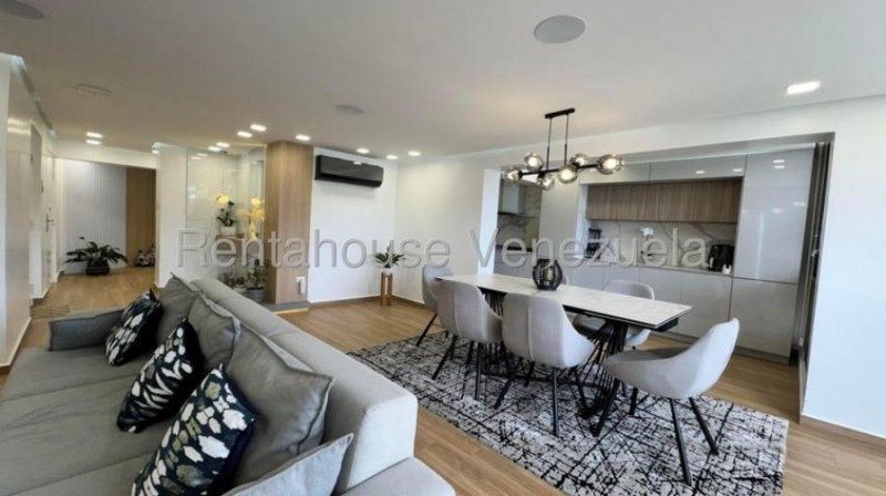 Espectacular apartamento en Venta en Los Naranjos del Cafetal. Se deja amoblado completo. 25-21526