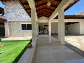 Casa en Venta en Cumbres de Curumo Caracas, Distrito Federal