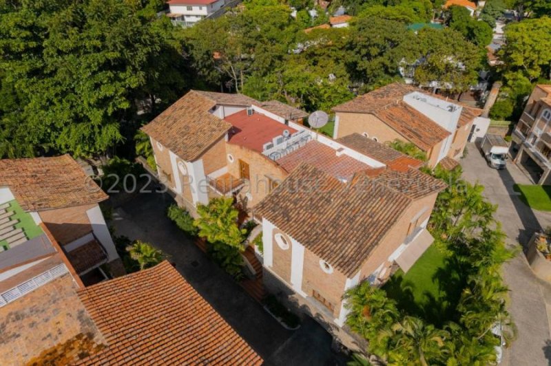 Foto Casa en Venta en La Floresta, Caracas, Distrito Federal - U$D 1.500.000 - CAV226705 - BienesOnLine