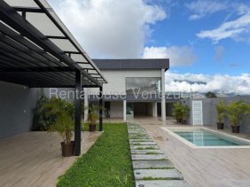 Casa en Venta en Santa Paula Caracas, Distrito Federal