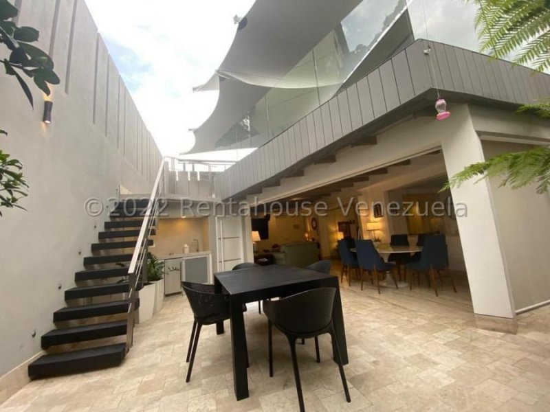 Espectacular Casa Quinta Totalmente remodelada Con Acabados Impecables En Venta Santa Eduvigis Carac