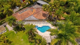 Casa en Venta en La Lagunita Country Club Caracas, Distrito Federal