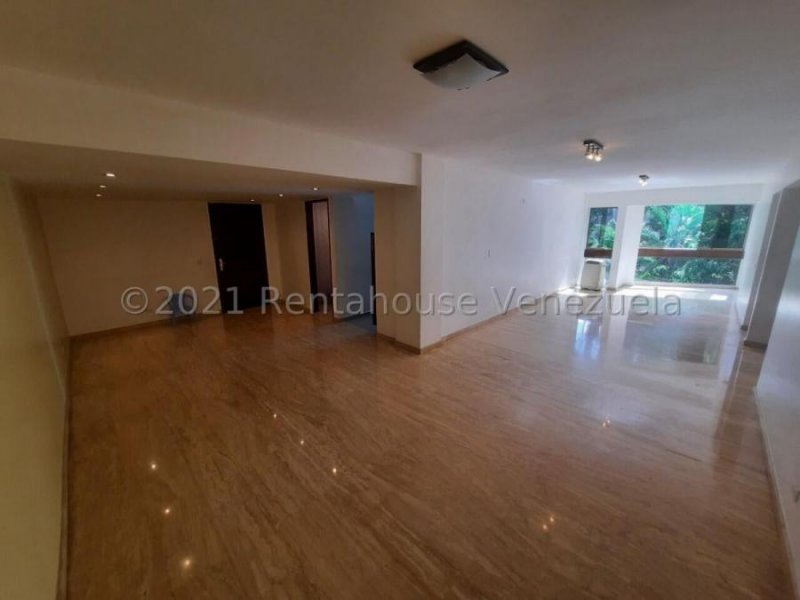 Apartamento en Venta en Cumbres de Curumo Caracas, Distrito Federal