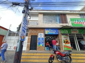 Estupendo local en alquiler en Av. principal de La Cooperativa Maracay