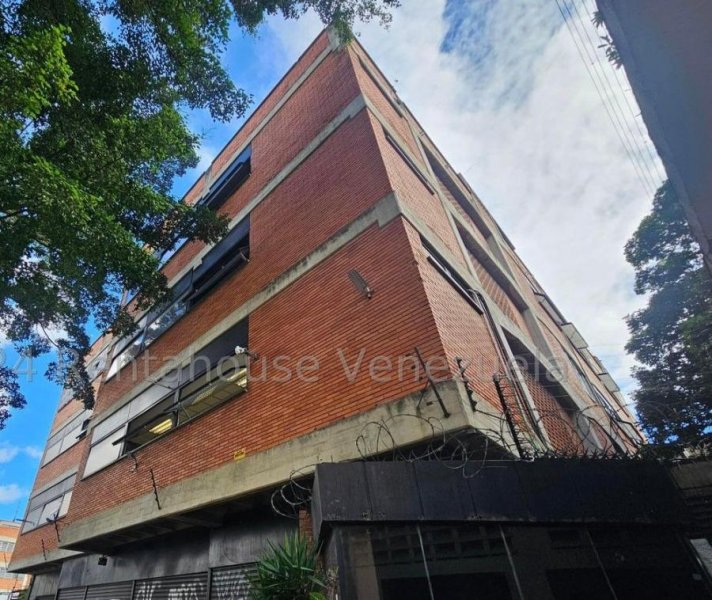 Excelente edificio en alquiler La Urbina