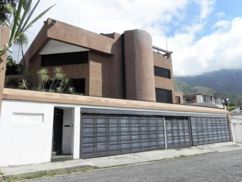 Foto Casa en Venta en Sucre, El Marqués, Distrito Federal - U$D 440.000 - CAV177504 - BienesOnLine