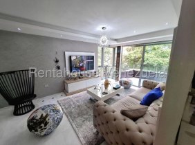 Exclusivo apartamento en venta La Castellana 25-10111