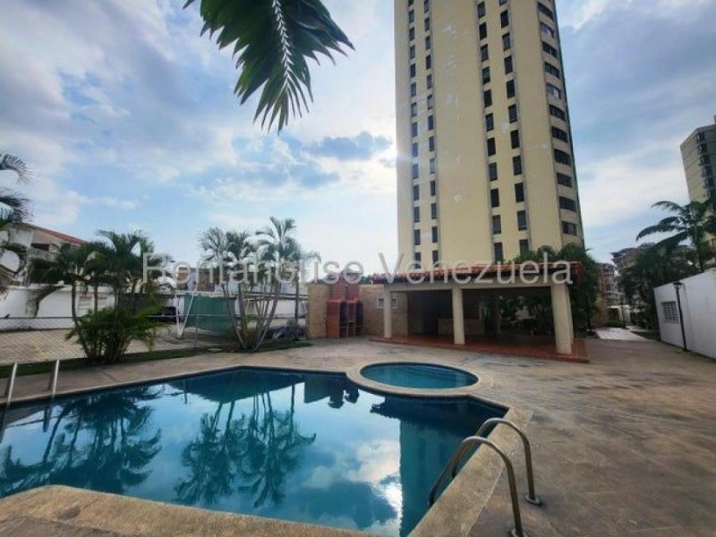 Fabuloso apartamento amoblado en alquiler en Urb. San Jacinto 