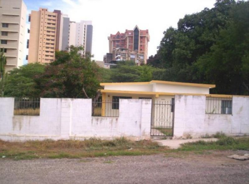 Foto Terreno en Venta en Av. El Milagro, Maracaibo, Zulia - BsF 2.950.000 - TEV41535 - BienesOnLine