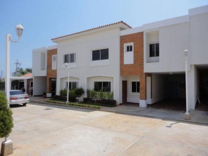 Foto Casa en Venta en Av. Milagro Norte, Maracaibo, Zulia - BsF 1.500.000 - CAV43155 - BienesOnLine