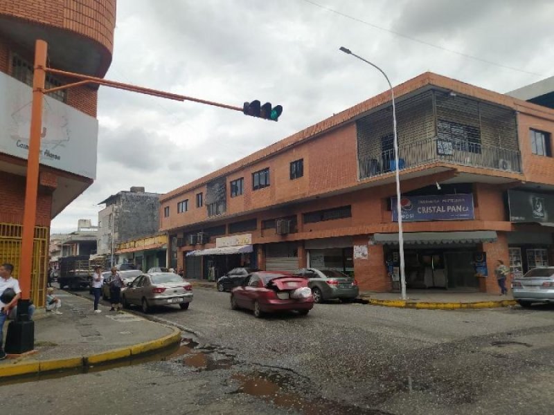 FM VENDE EDIFICIO COMERCIAL EN CENTRO DE  ACARIGUA   (ACEPTA FINANCIAMIENTO)