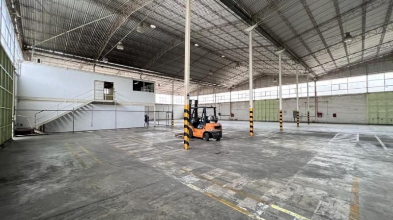 Foto Galpon en Alquiler vacacional en ZONA INDUSTRIAL PARAPARAL, Los Guayos, Carabobo - U$D 550.000 - GA221200 - BienesOnLine