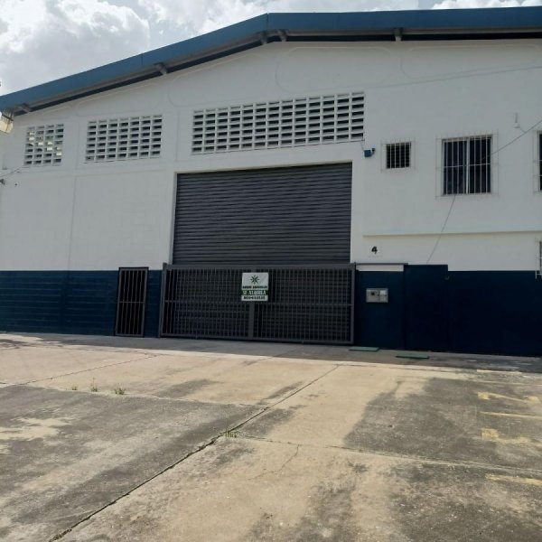 Foto Galpon en Alquiler en Rafael Urdaneta, Zona Industrial Municipal Norte, Carabobo - U$D 2.000 - GAA207121 - BienesOnLine