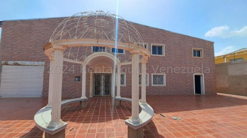 Galpon Comercial en Venta en Centro, Falcon MLS #25-12146 GR