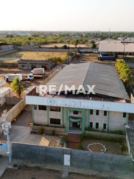 Galpon en Venta Av. Principal. Remax Millenium