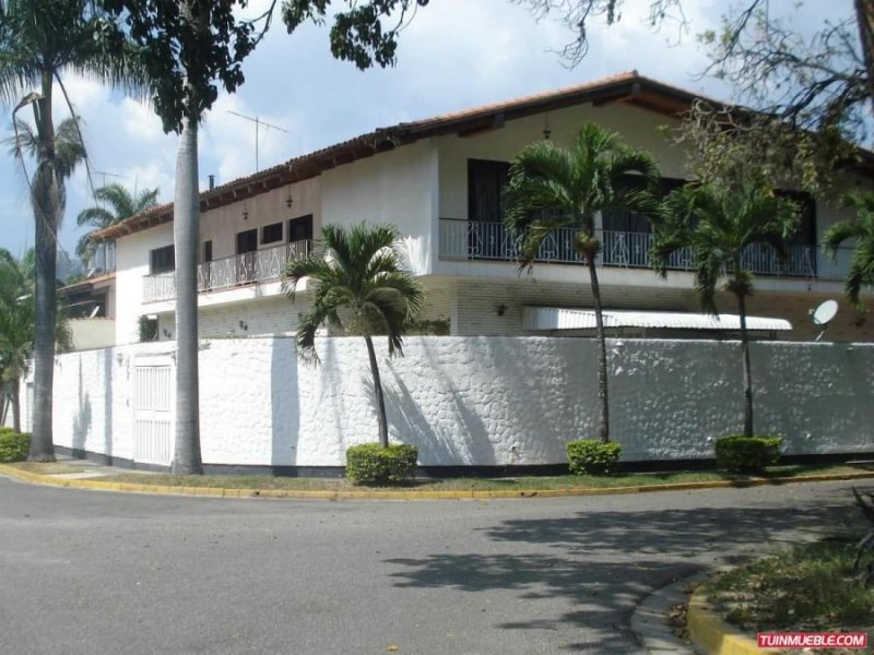 HERMOSA CASA CON PISCINA