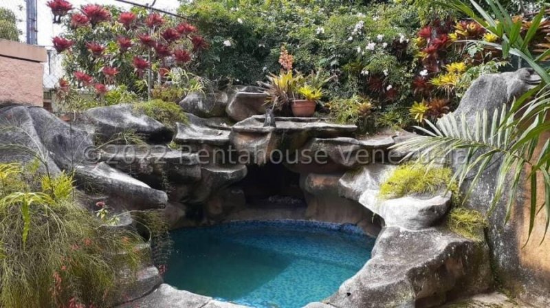 Foto Casa en Venta en Lomas de la Trinidad, Caracas, Distrito Federal - U$D 185.000 - CAV186773 - BienesOnLine