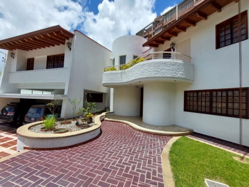 Foto Casa en Venta en El Hatillo, Los Naranjos de El Cafetal, Miranda - U$D 400.000 - CAV155819 - BienesOnLine