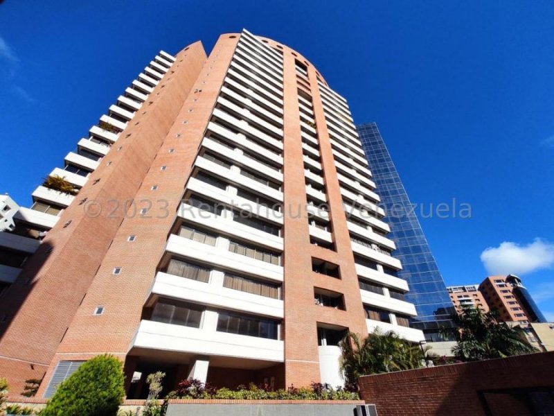 Impecable Apartamento Remodelado En Venta Los Dos Caminos Caracas 23-25405