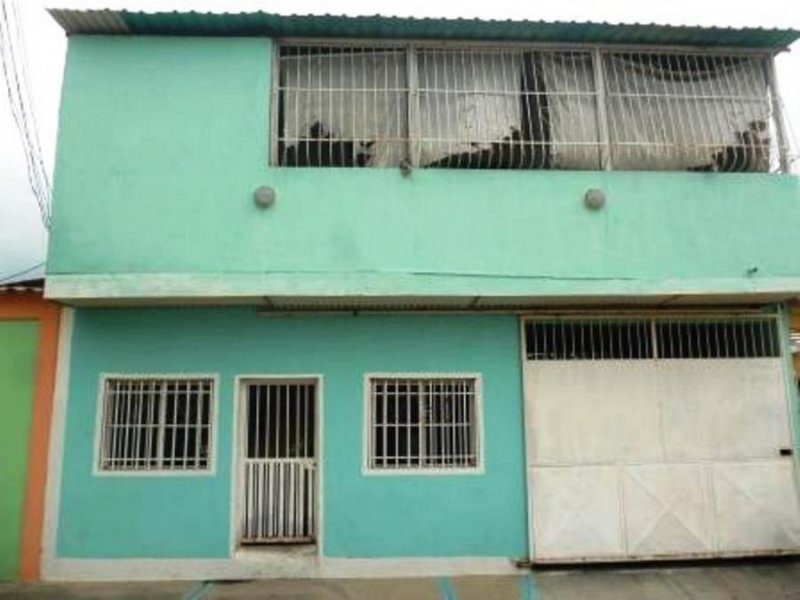 inmobinter vende casa al lado del hospital Simon Bolivar carretera vieja Maracay, valencia Edo. Cara