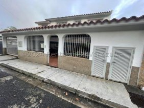 Casa en Venta en Los Castores San Antonio de Los Altos, Miranda