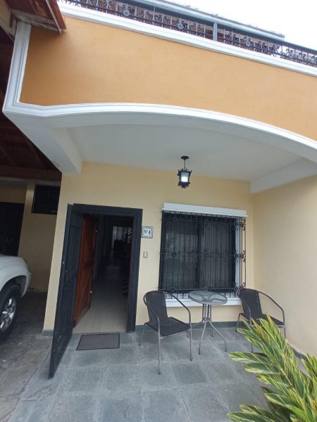 Quinta en Venta en Vía El Castaño, zona norte de Maracay Edo Aragua Maracay, Aragua