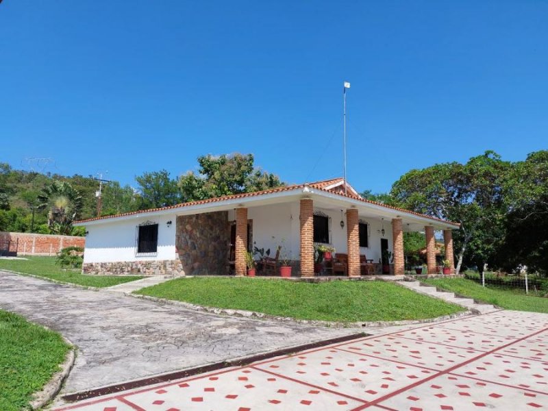 LEIDY GALVIZ VENDE casa de campo de 300 m2 con parcela de 2.542M2 en Safari C