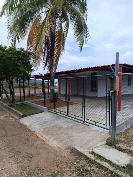 LINDA CASA EN JUANGRIEGO ISLA DE MARGARITA 