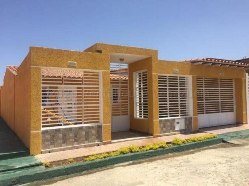 Foto Casa en Venta en Punto Fijo, Falcón - U$D 30.000 - CAV196195 - BienesOnLine