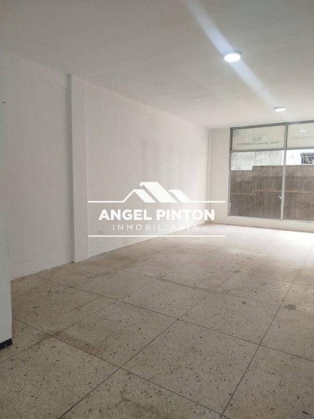 Foto Local en Alquiler en Este, Maracaibo, Zulia - U$D 300 - LOA246889 - BienesOnLine