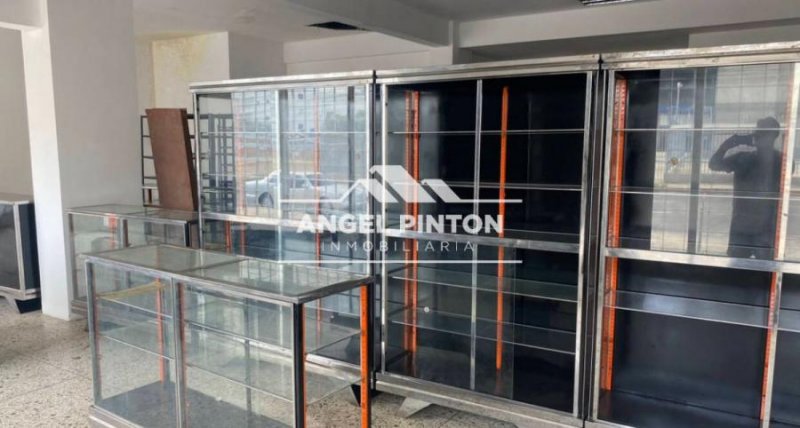 Foto Local en Alquiler en Este, Maracaibo, Zulia - U$D 1.700 - LOA248627 - BienesOnLine