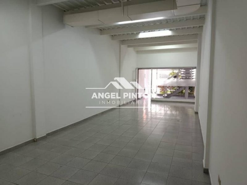 LOCAL COMERCIAL ALQUILER CALLE 72 MARACAIBO API 7126