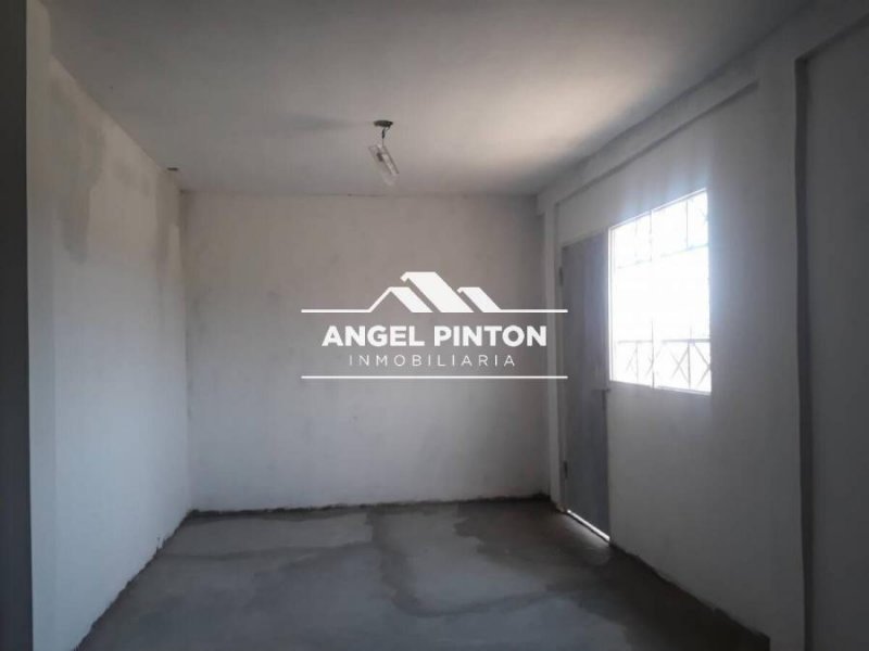 Foto Local en Alquiler en Maracaibo, Zulia - U$D 100 - LOA242582 - BienesOnLine