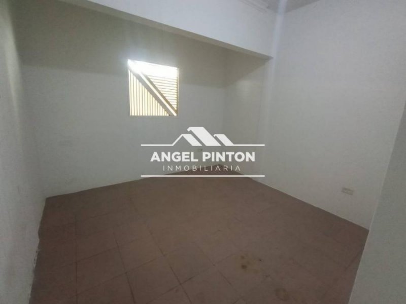 Foto Local en Alquiler en Maracaibo, Zulia - U$D 560 - LOA242581 - BienesOnLine