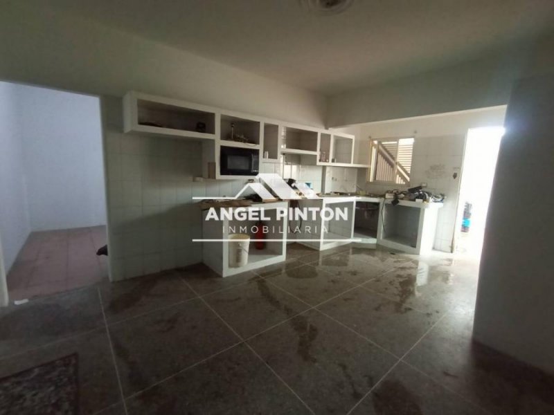 Foto Local en Alquiler en Este, Maracaibo, Zulia - U$D 500 - LOA248482 - BienesOnLine