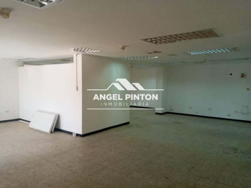 LOCAL COMERCIAL DE OFICINA VENTA AV BELLA VISTA MARACAIBO API 3122