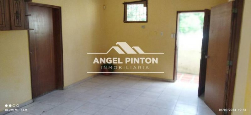 Foto Local en Alquiler en Olegario Villalobos, Maracaibo, Zulia - U$D 120 - LOA245193 - BienesOnLine