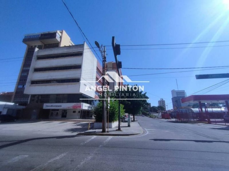 Foto Local en Alquiler en Calle 72, Maracaibo, Zulia - U$D 170 - LOA220744 - BienesOnLine