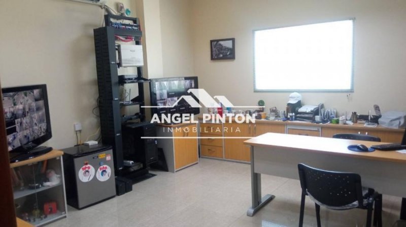 Foto Oficina en Alquiler en ESTE, Maracaibo, Zulia - U$D 700 - OFA240972 - BienesOnLine