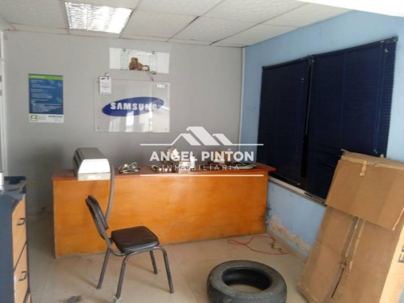 LOCAL COMERCIAL EN VENTA EN AV BELLA VISTA MARACAIBO API 5451