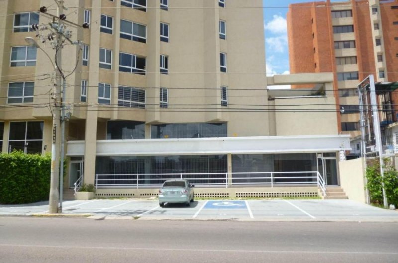 Foto Local en Venta en Maracaibo, Zulia - U$D 100.000 - LOV241057 - BienesOnLine