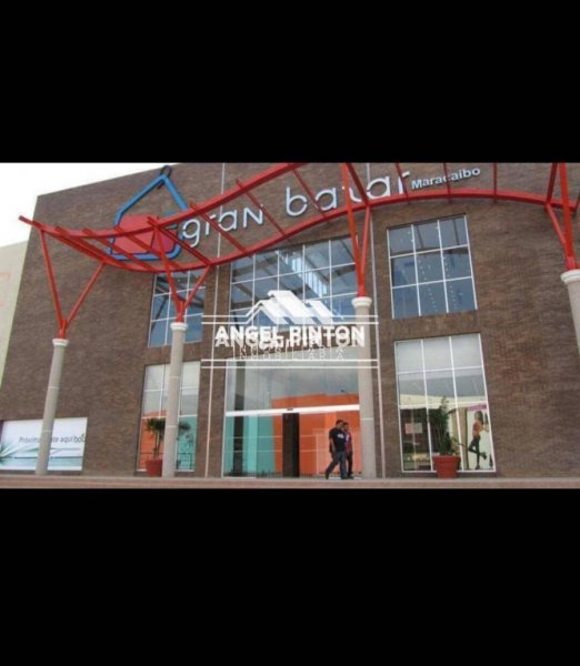 LOCAL COMERCIAL EN VENTA EN CC GRAN BAZAR MARACAIBO API 0296